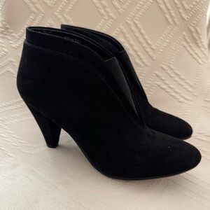 EBlack Suede Ankle Boots